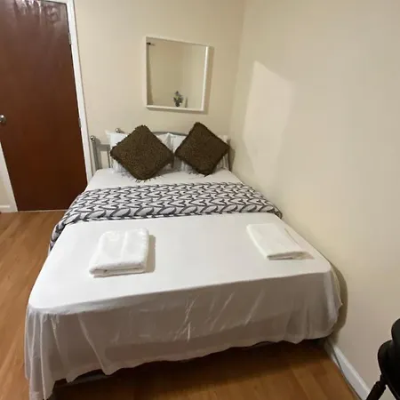 A Great Room In Queens